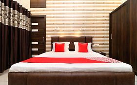 Hotel O Max